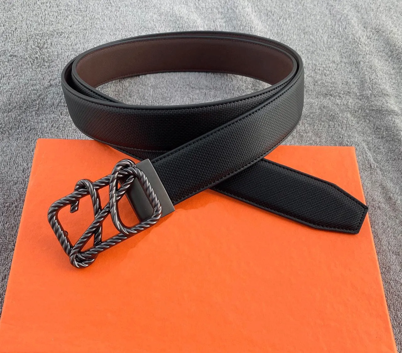 Trendy H Letter Pressing Buckle With Leather Strap -JonasParamount